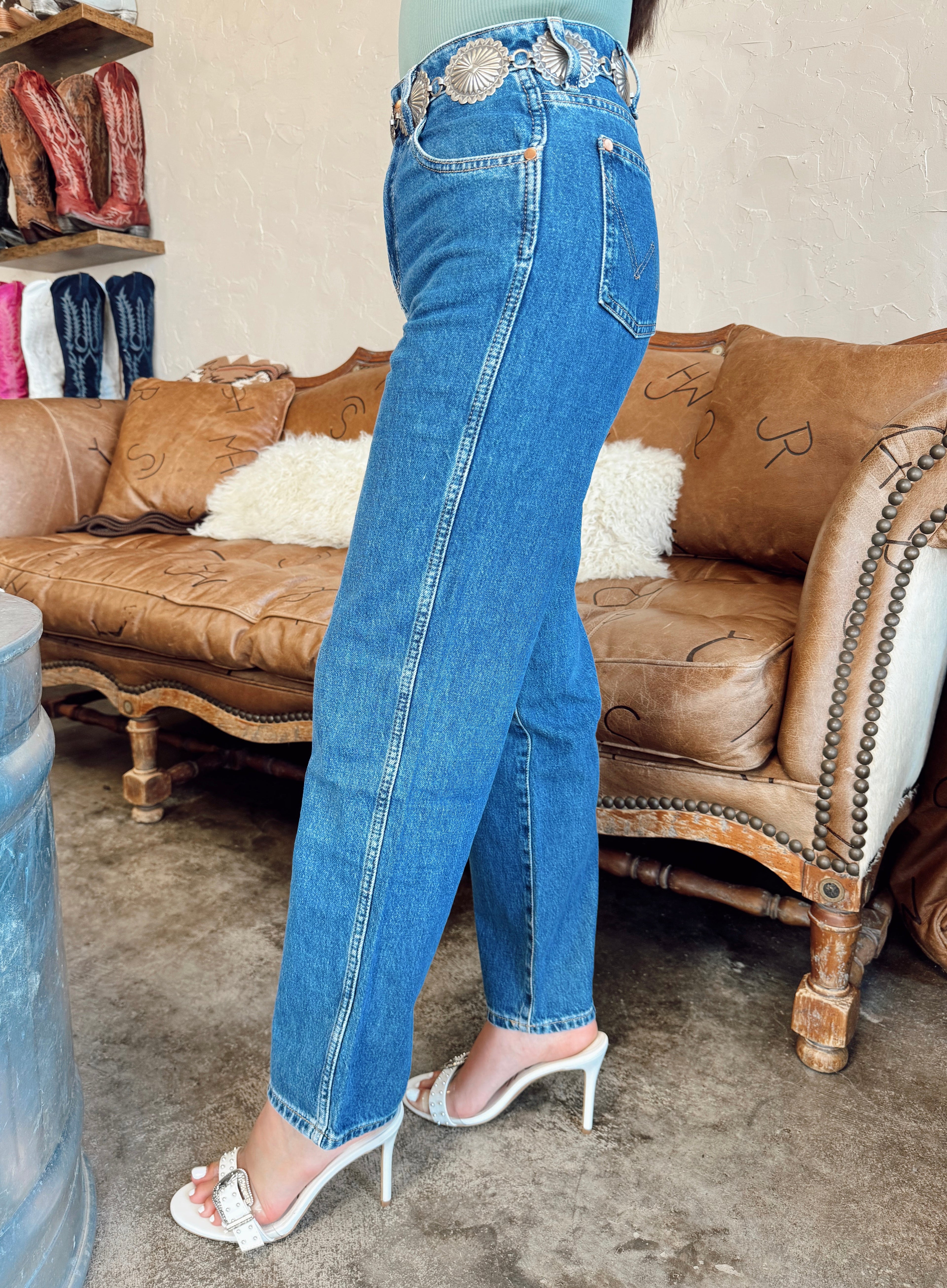 The Wrangler Mom Winter Hue Jeans- 28