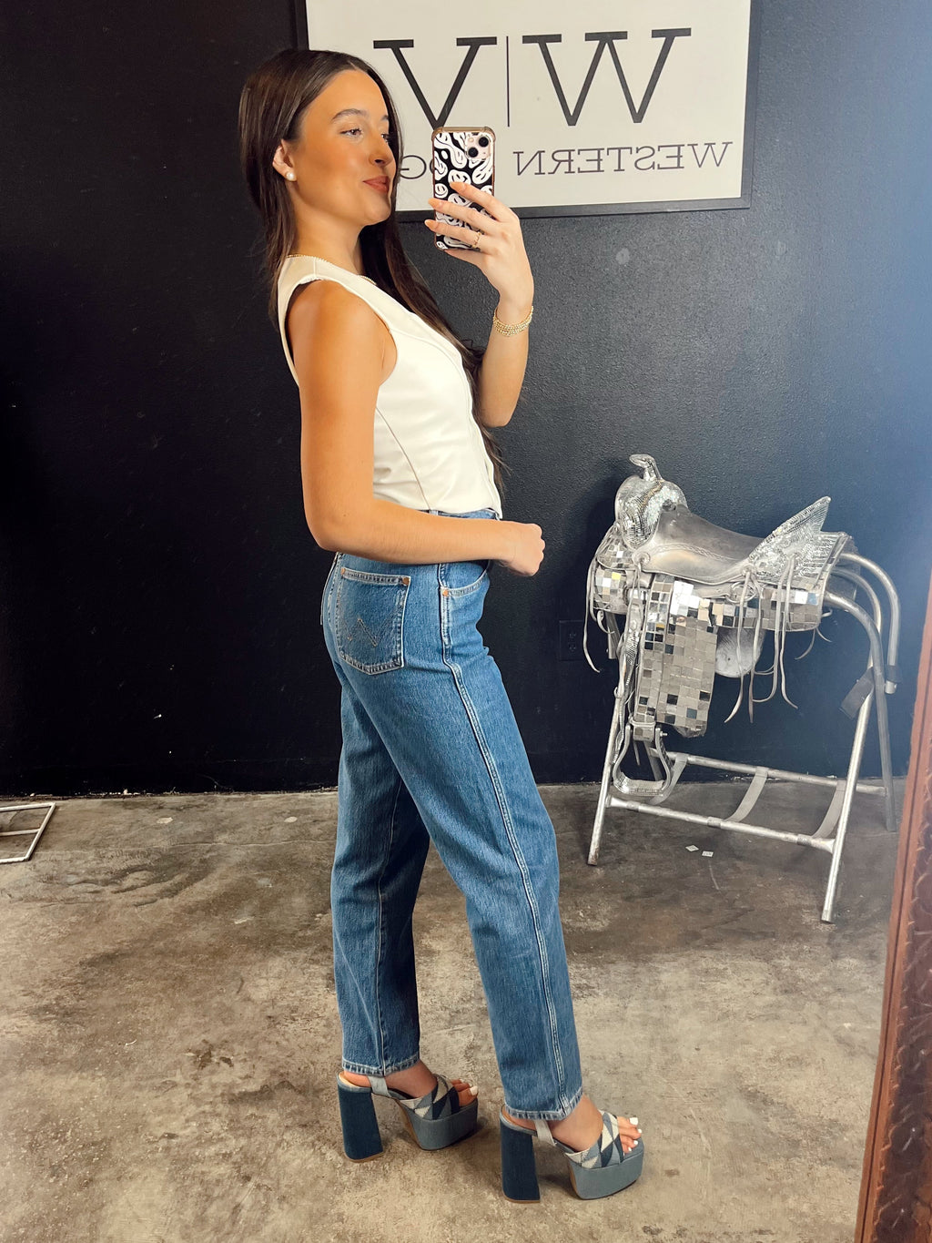 The Wrangler Mom Winter Hue Jeans- 28